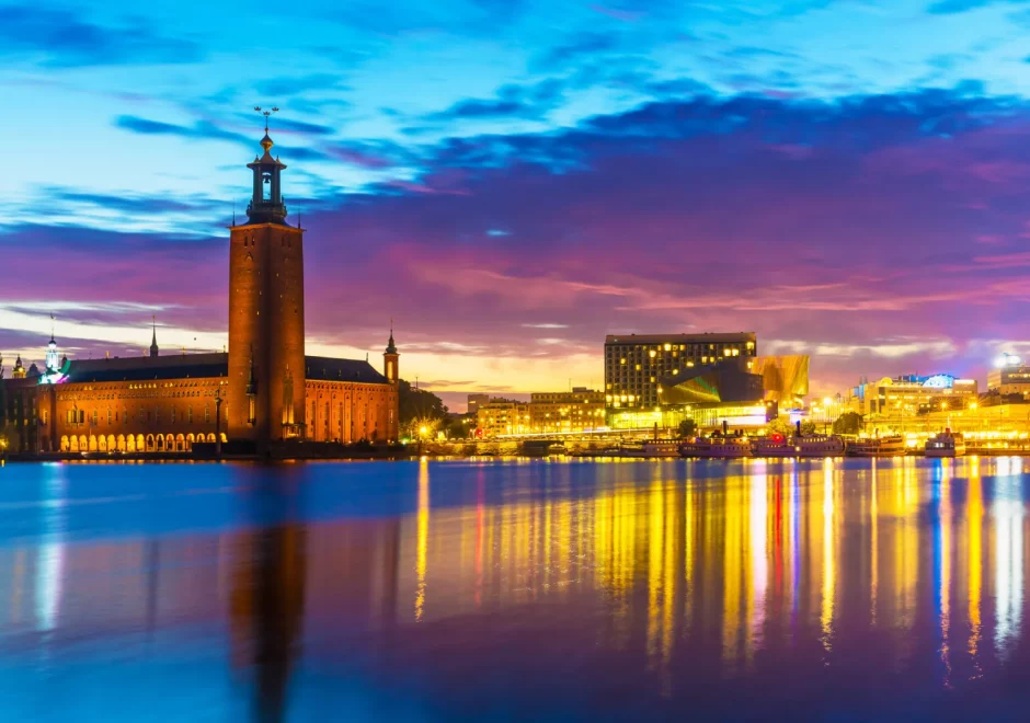 Scenic,Evening,Summer,View,Of,The,City,Hall,Palace,In Scenic,Evening,Summer,View,Of,The,City,Hall,Palace,In